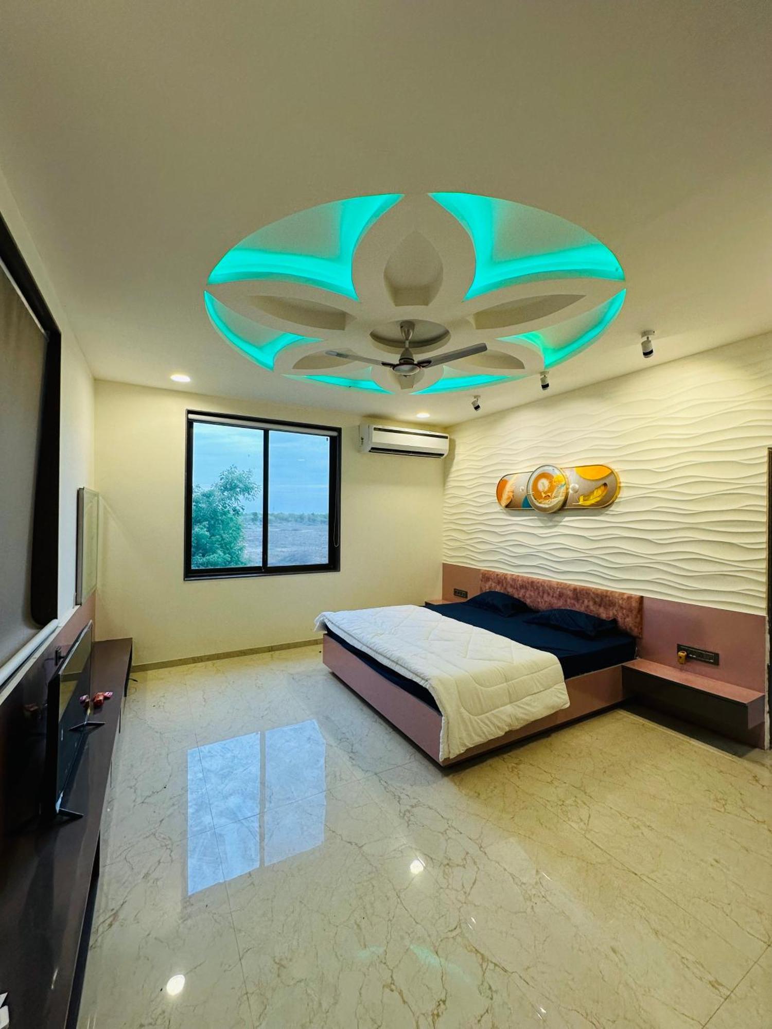 Karmabhumi 1 Villa Satej Exterior photo